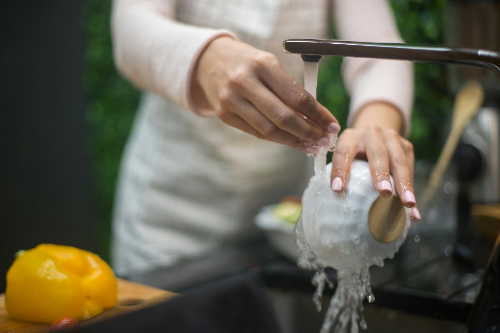 Kitchen Deep Cleaning Dubai for Homes, Cafes, and Restaurants